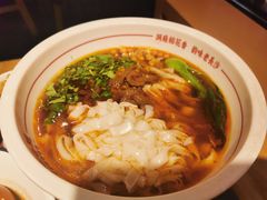 -呷佬·长沙手工米粉(金沙江路店)