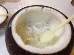 -志龙皇冠吃货椰子铺