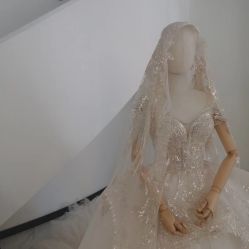 -禕·愫白婚纱商店