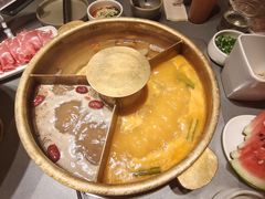 黄柿子锅底-巴奴毛肚火锅(二七万达店)