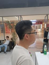 -尤司男士国潮理发馆