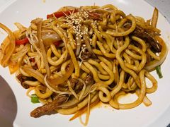 牛肉炒乌冬-港久茶餐厅(鹭洲里店)