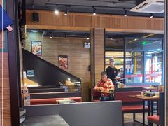大堂-管氏翅吧(护国寺店)