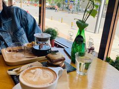 靠窗位-ZING COFFEE 镜咖啡