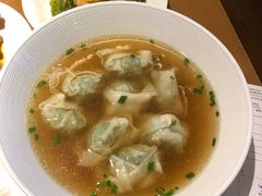 野荠菜鲜肉馄饨-南小馆(迪士尼小镇店)