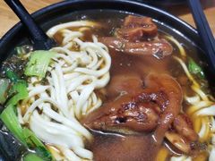 猪脚砂锅面-小义乌砂锅拉面(海事共享区店)
