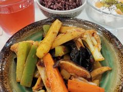 山城麻辣素香锅-轻蔬不用等·素食(江苏路店)