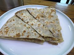 -溢心园香河肉饼总店