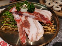 -草家酱蟹炭火烤肉店(珲春南路二店)