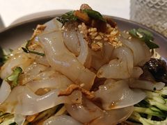 -八府香鸭·啫啫煲(华山路店)