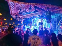 -FINNS Beach Club