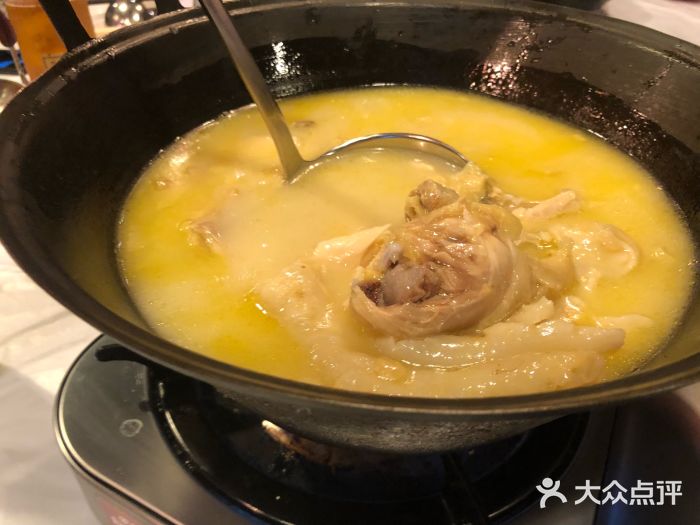 鲜入围煮花胶鸡海鲜火锅图片