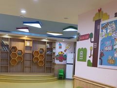 -哲学苑亲子园·早教婴儿托育·婴儿游泳(颐龙湾店)