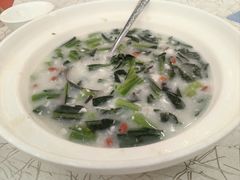 鱼蓉粥油浸菜心-轩记海鲜餐厅·四十五年老字号·经典粤菜(西区彩虹店)