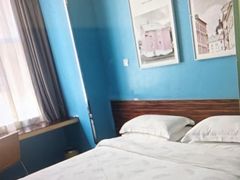 -卡罗酒店(东门晒布地铁站店)