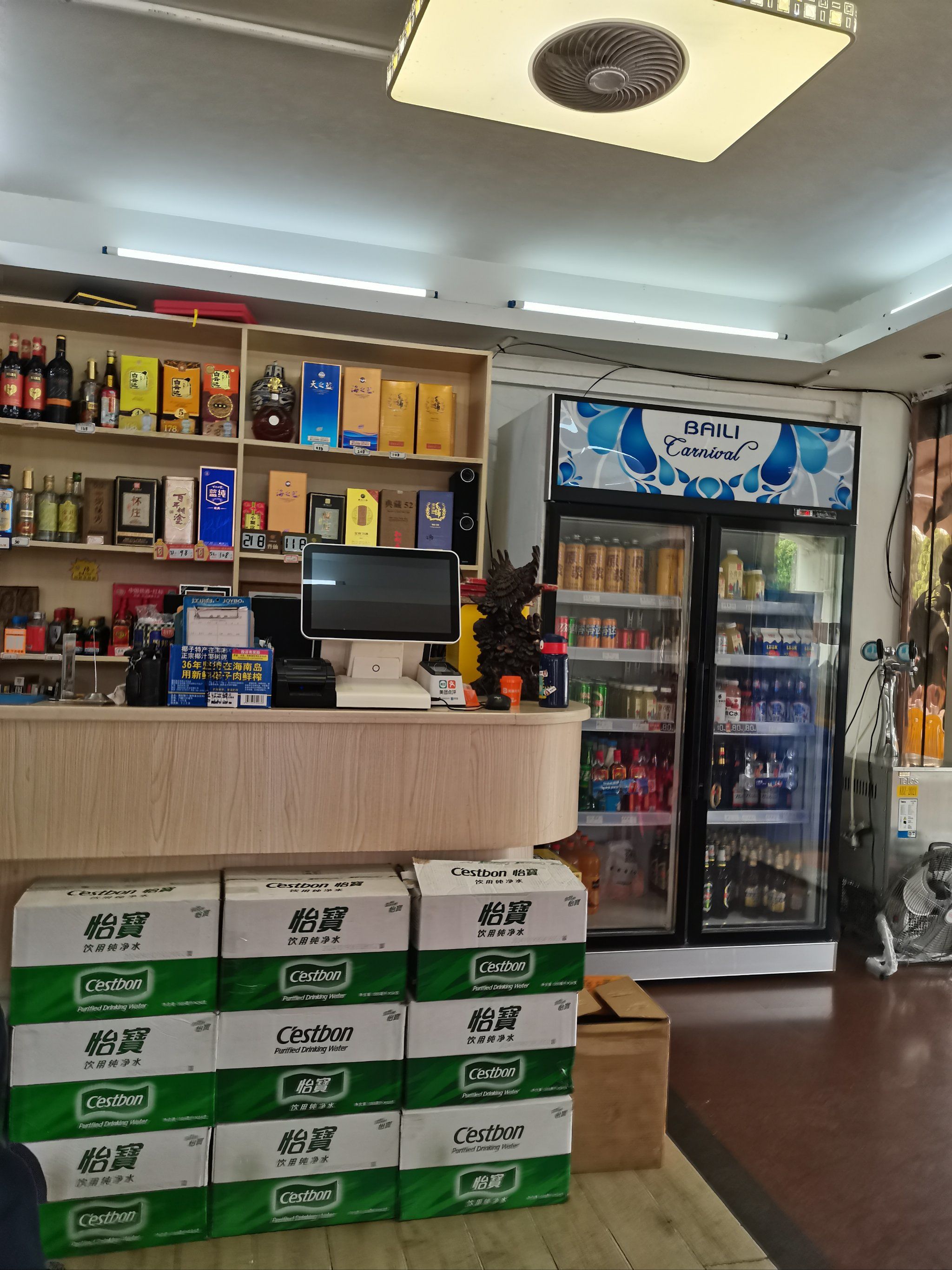 横琴大三元生蚝鸡火锅店,生蚝肥美新鲜,鸡