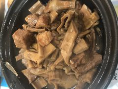 笋干红烧肉-临街徽菜馆·正宗黄山味