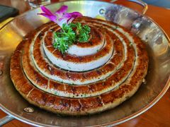 巨无霸蜗牛式猪肉煎肠配酸菜-申德勒加油站西餐厅(日坛路总店)