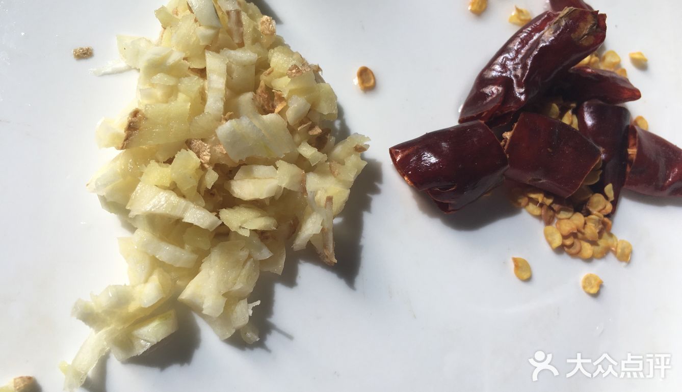 玉米夏季厨房养颜菜之炝炒空心菜