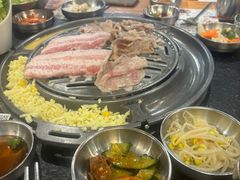 -GOGIYA·咕叽吖韩国传统烤肉店(东方新天地店)
