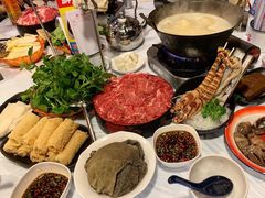 -鲜入围煮花胶鸡海鲜火锅