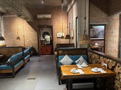 -苹果树下艺术餐厅(宋庄店)