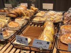 -顶东面包花园·生日蛋糕(世博店)