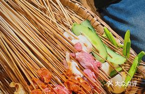 Stable Rolled Old Meat Slices