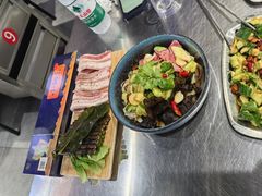 -马路牙子烧烤音乐酒馆(望京店)