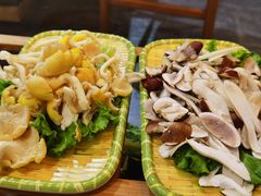 -有一锅·野生菌黑山羊腊排骨火锅(古城北门店)