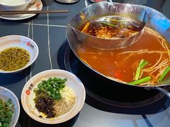 -由衷贵州酸汤牛肉火锅(新桥店)