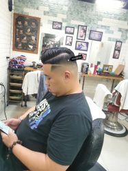 -纯剪男士理发馆·烫染专业店