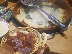 -洱火云南酸菜牛肉火锅(石景山当代商城店)