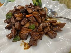 -山明水秀大饭店