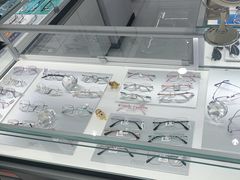 -光明眼镜·蔡司授权(徐泾店)