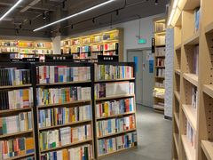 -新华书店(保利水城店)