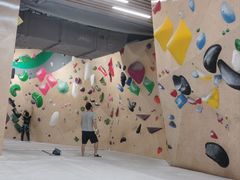 -ROCKPLUS攀岩馆(环宇城店)