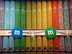 -m豆巧克力世界(上海世茂广场店)