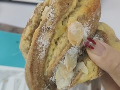 红茶奶酥卷欧包面包-野上麦田(中贸广场店)