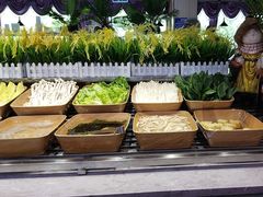 -新艺自助美食城(中山路店)