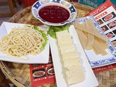 -山悦里 山野·鲜火锅(罗斯福广场店)
