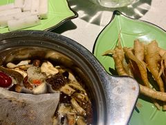 野菌汤锅-一叶一世界•素食餐厅(环球中心店)