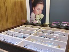 -回瑞眼镜·蔡司·依视路官方授权店(广益路万达店)