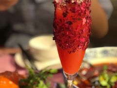 烈焰红唇-胡桃里音乐酒馆(环亚凯瑟琳广场店)