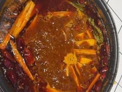 -旧街市鲜货老火锅(大光路店)