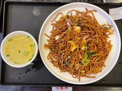 青菜肉丝炒面-鸿瑞興面馆(梅岭店)