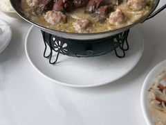 -一口猪海鲜浑锅·东北家常菜