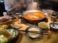 -湊湊火锅·茶憩(杭州湖滨银泰in77店)