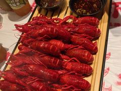 -肥肥虾庄·金牌油焖大虾(汉街SKP店)