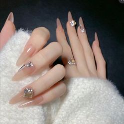 -安吉拉·纤纤玉指美甲美睫创意中心